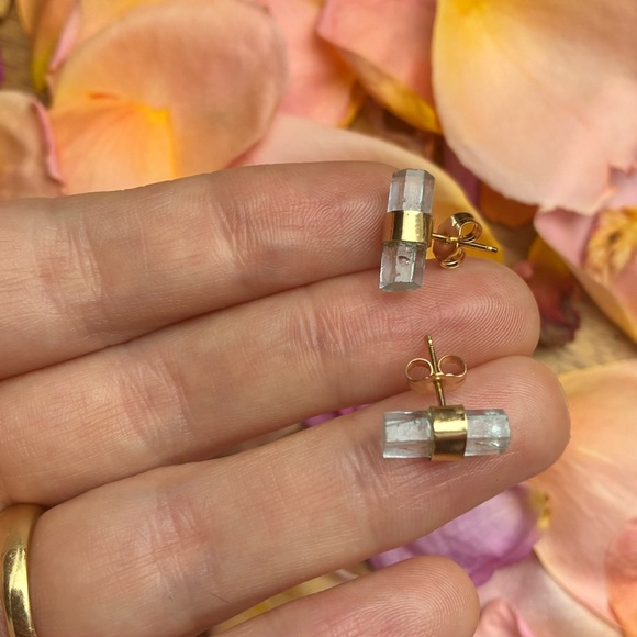 18k solid yellow gold aquamarine raw earrings studs - make offers 🦋💙🦋 - Picture 5 of 7